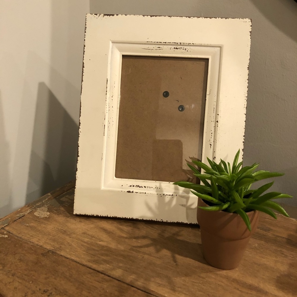 White distressed 5x7 picture frame